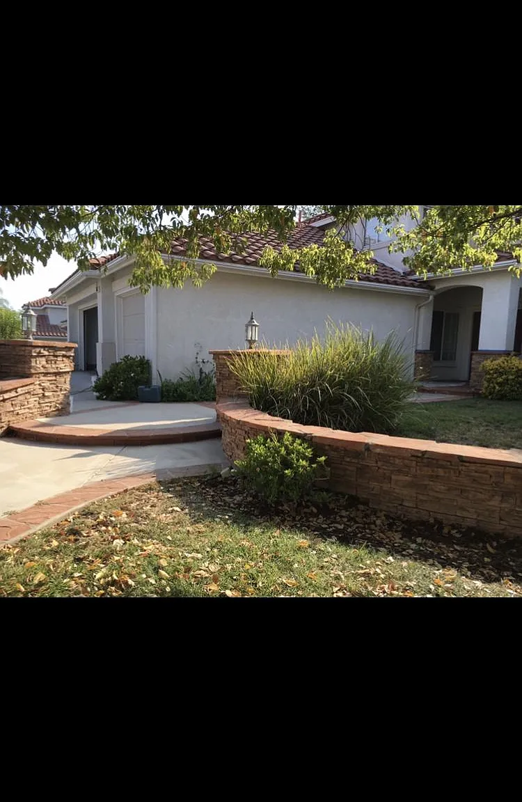 5 bed, 3.5 bath, 3087 sqft, $6,975 — Photo 3