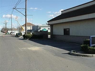 3rd image of 6819 Hughson Ave