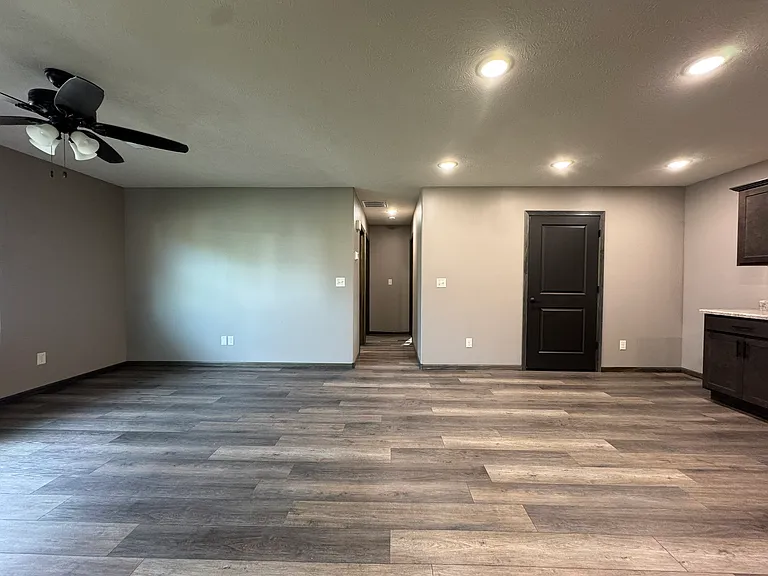 309 Knott Ave #A — Photo 6