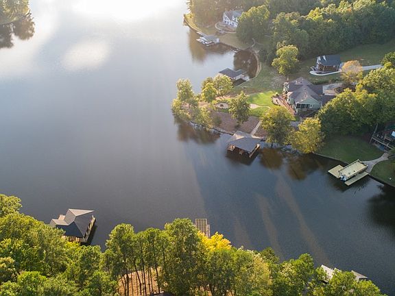3rd image of 499 Great Creek Dr