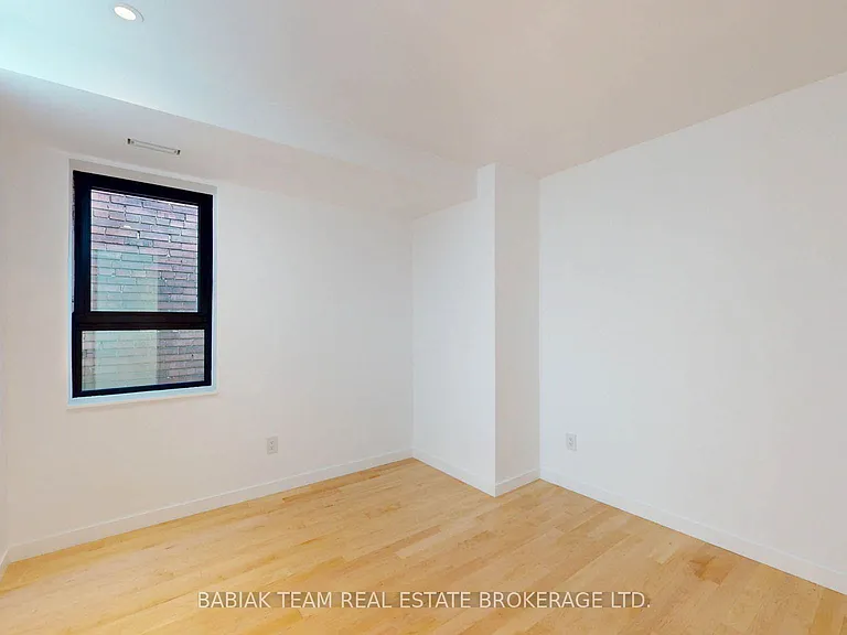 149 Maria St #UPPER — Photo 22