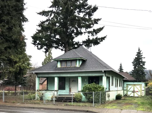 718 S 6th St, Cottage Grove, OR 97424