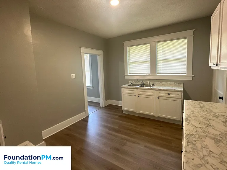 1041 Rosewood Ave — Photo 5