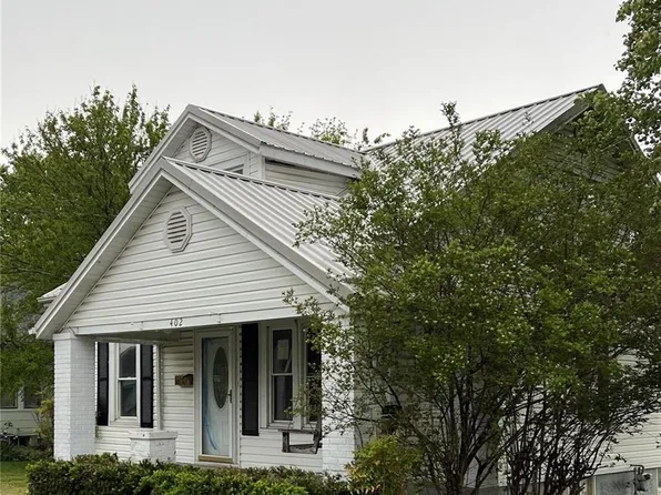 402 Grand Ave, Perryville, MO 63775