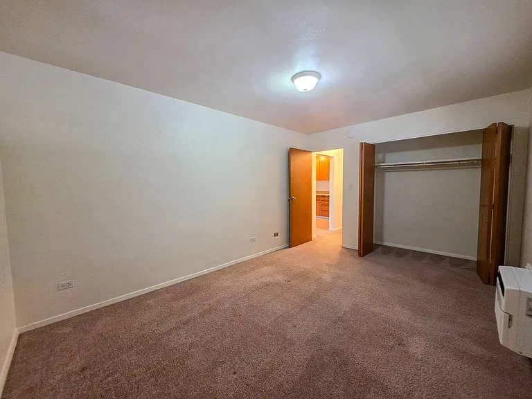 702 Emery — Photo 8