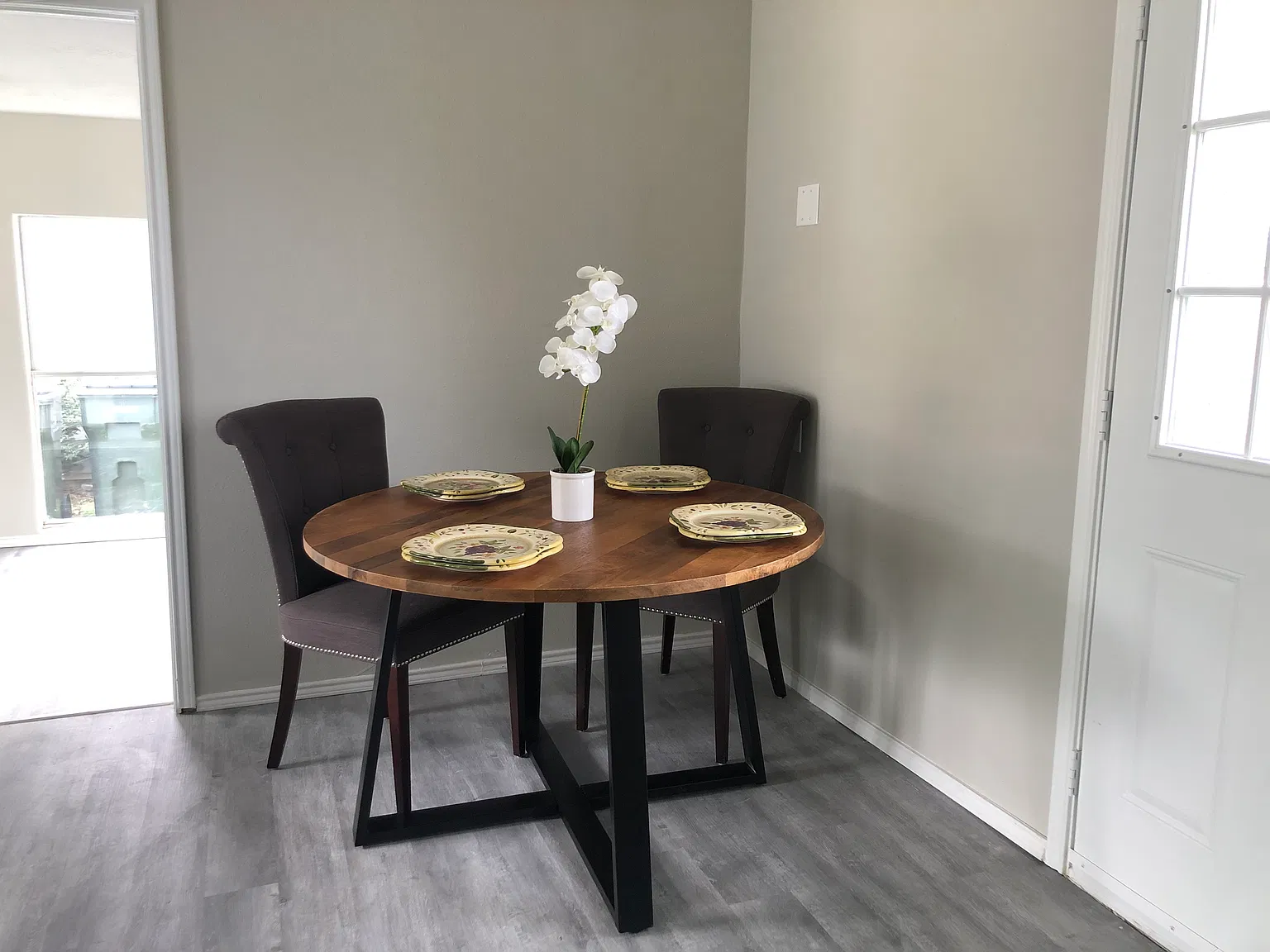 3 bed, 1.5 bath, 1004 sqft, $1,800 — Photo 3