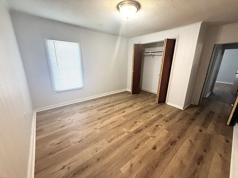 300 N Kinney Ave — Photo 12