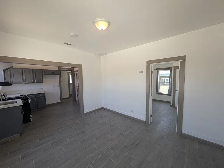 386 N Mount Vernon Ave — Photo 7