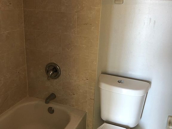 4th image of 204 Eden Ln APT E