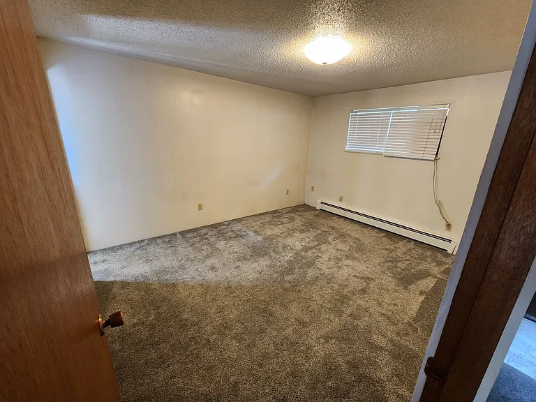 605 S Grand Ave — Photo 18