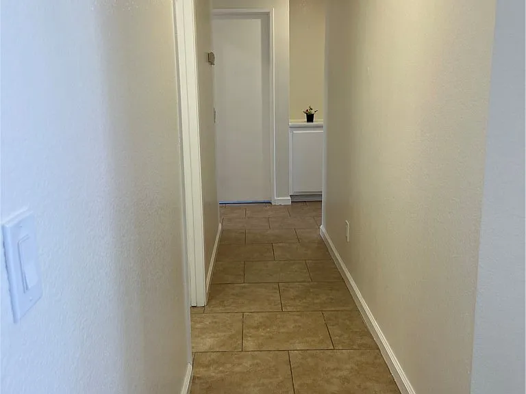 14914 Binford Ave — Photo 18
