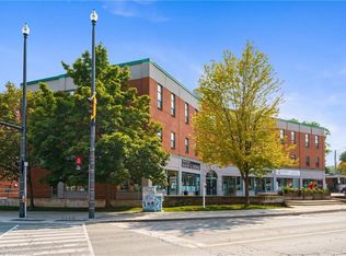 2 King St W #208, Hamilton, ON L9H 6Z1