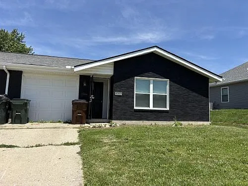 4303 Drowfield Dr — Photo 2
