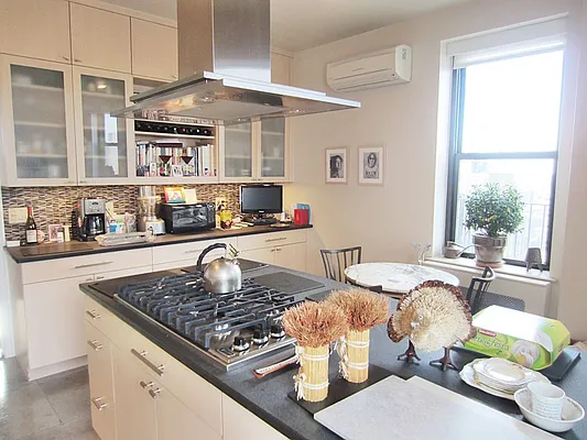 Rented by Rachel Realty | media 16