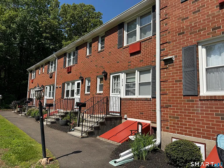 480 Radmere Rd #B — Photo 2