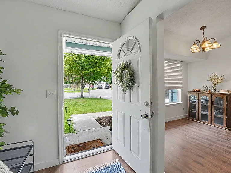 107 Quail Forest Ct — Photo 2
