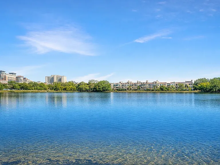 14 Lockwood Dr #1B — Photo 23