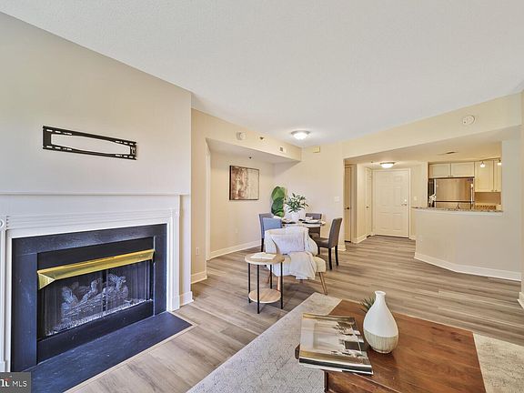 3rd image of 1050 N Taylor St #1-412