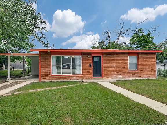 3rd image of 135 BIRCHWOOD DR