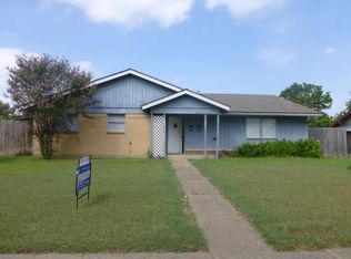 313 Cliff Dr, Garland, TX 75042