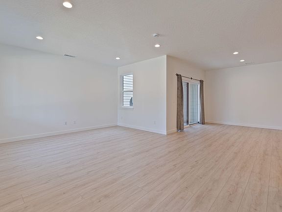 4th image of 6209 E 13th Ln