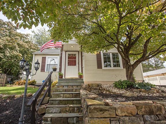 2nd image of 1325 Detweiler Ave
