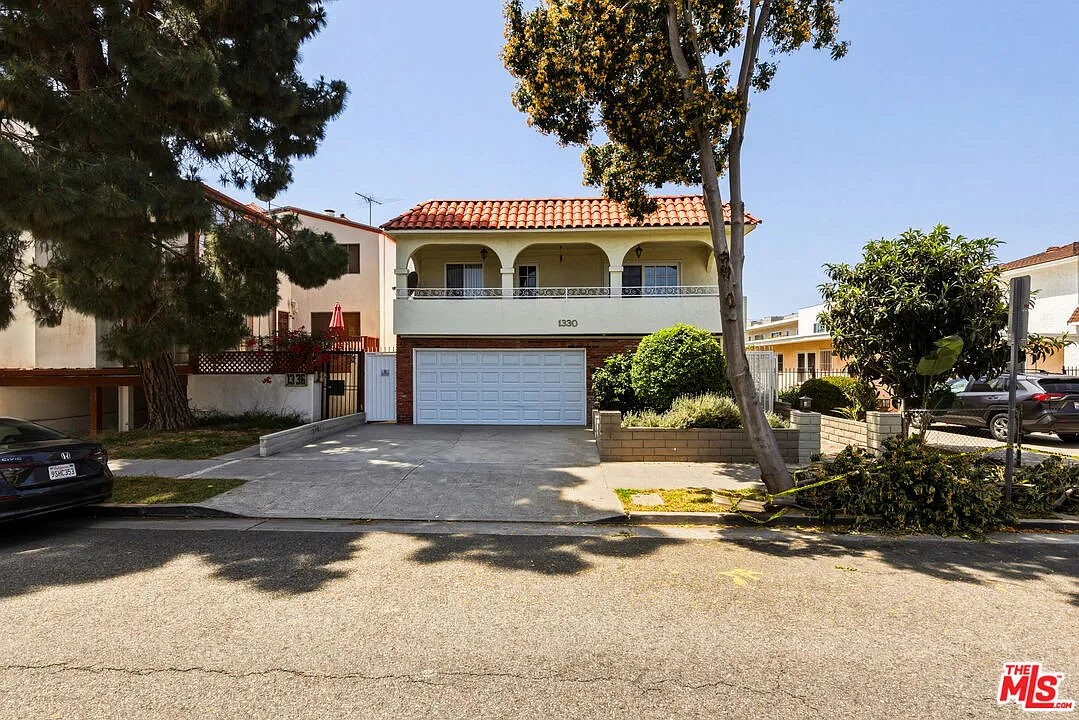 Building Photo - 1330 Yale St #2