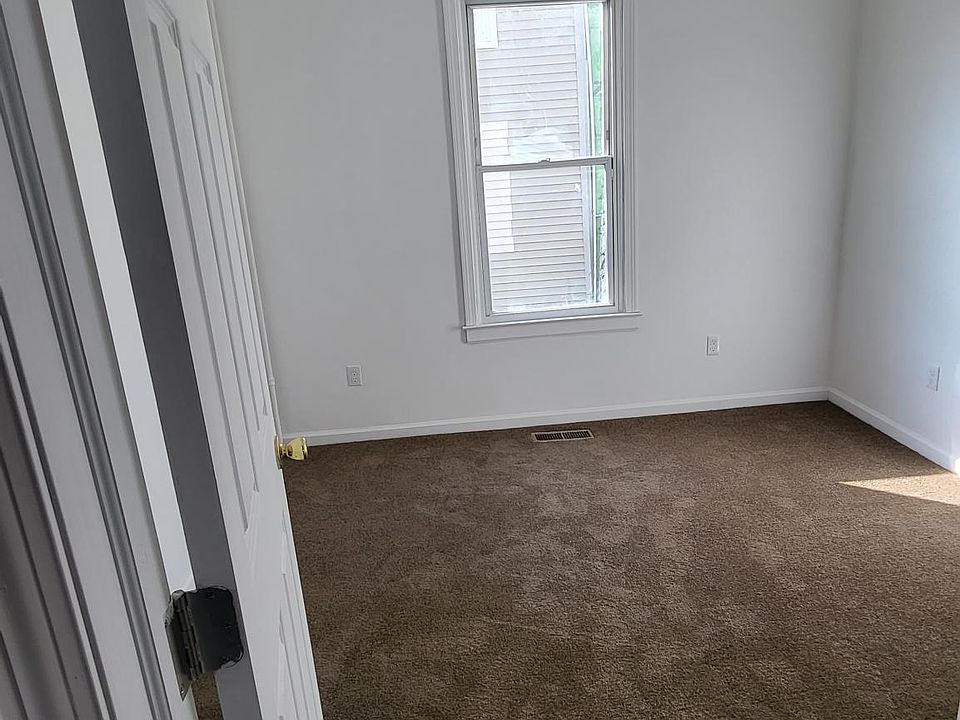 2nd image of 48 Front Ave Unit 1