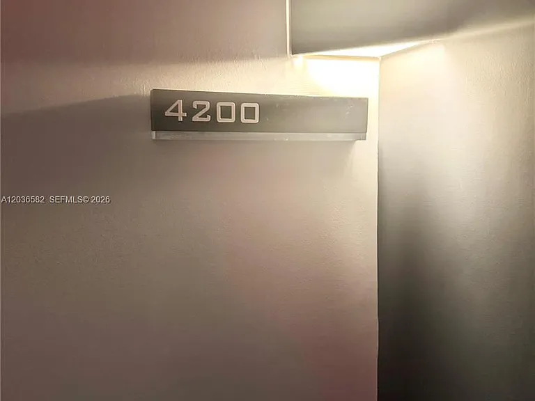 335 Biscayne Blvd #4200 — Photo 2