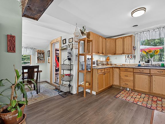 3rd image of 27 Beach Road
