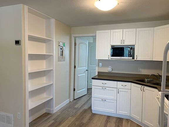 2nd image of 110 Ward Cres NW