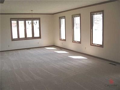 2nd image of 130 Dover Blvd N