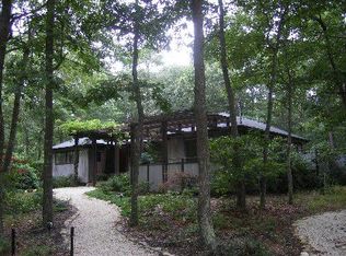 5 Wooded Oak Ln, East Hampton, NY 11937