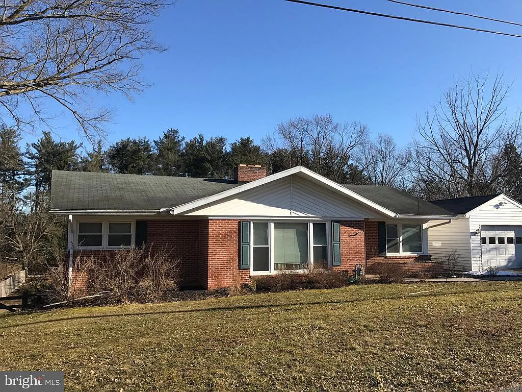 1926 Pine View Dr, York, PA 17408 | Zillow