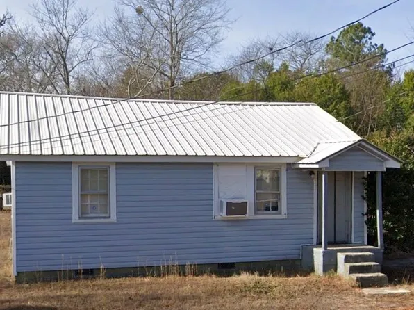 222 S 6th St, Spring Lake, NC 28390