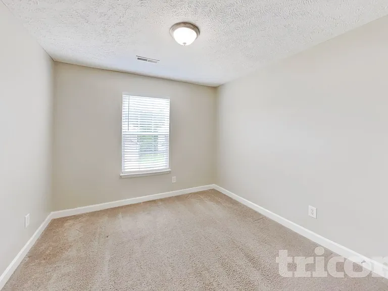 649 Belgium Dr — Photo 10