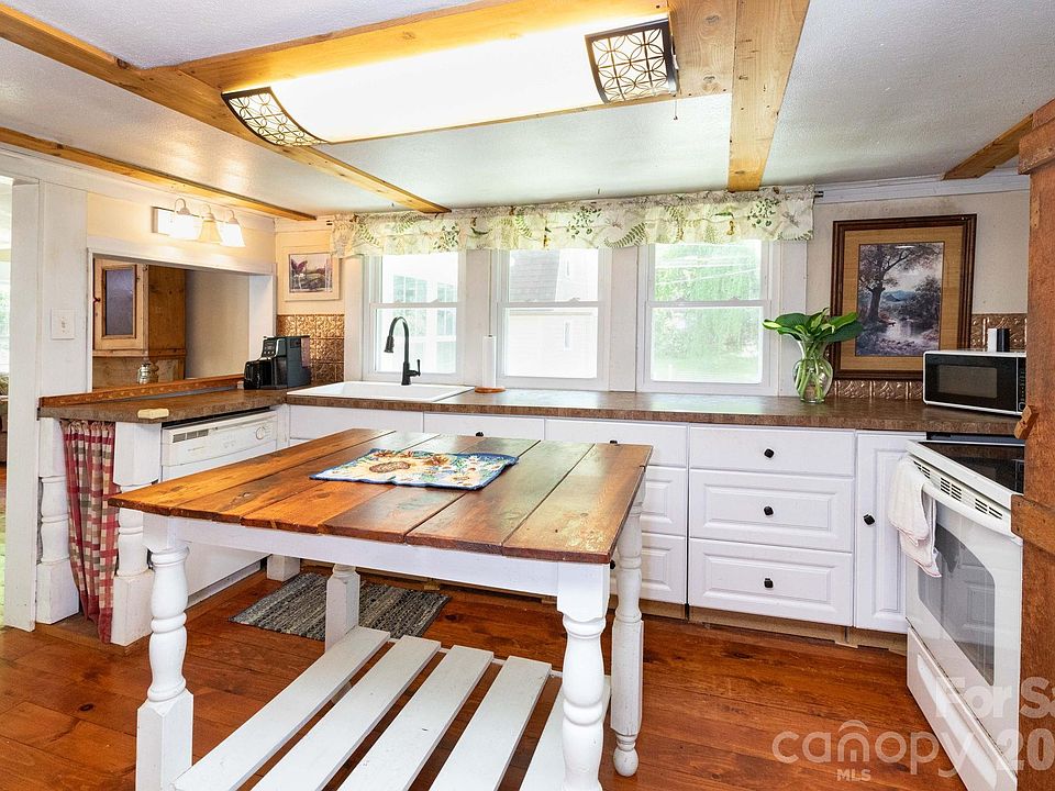 28th image of 1492 Murray Rd