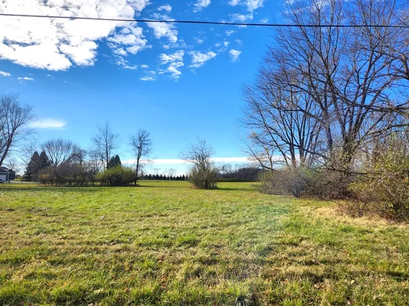 651 Lake Wildwood Dr, Varna, IL 61375