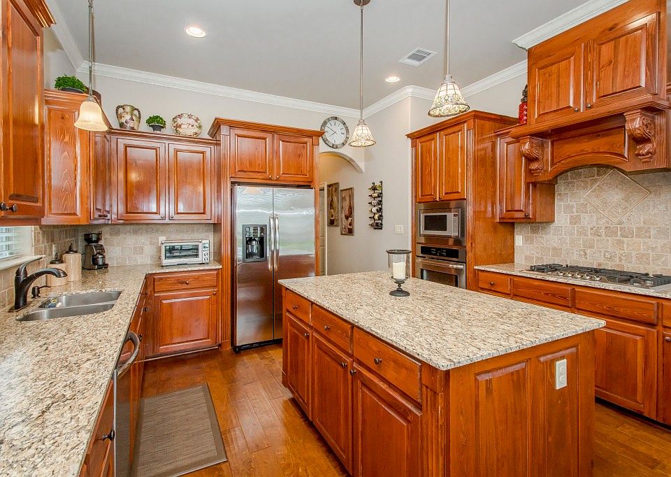 1st image of 15813 Blackstone Dr
