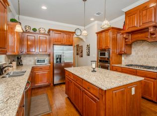 15813 Blackstone Dr, Pride, LA 70770