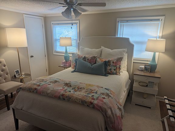 3rd image of 14 B Beverly Ave