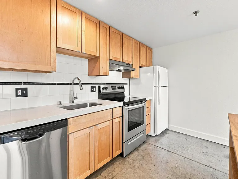 18 Bernice St #101 — Photo 3