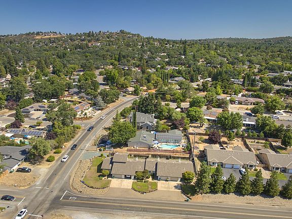 3rd image of 2721 Country Club Dr