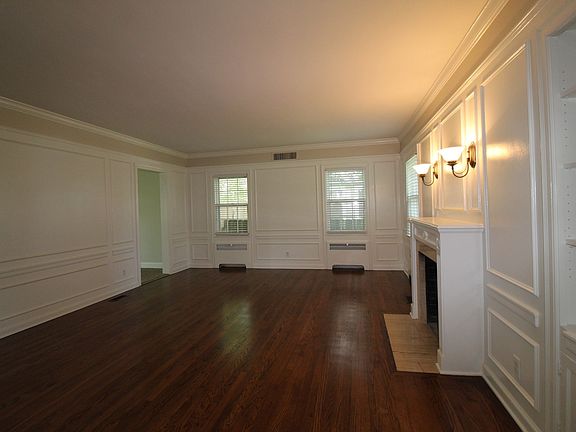 3rd image of 601 W 50th St