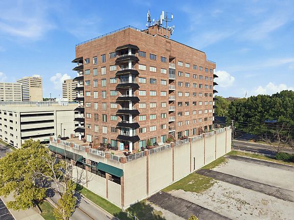 5th image of 355 S Broadway Park #305