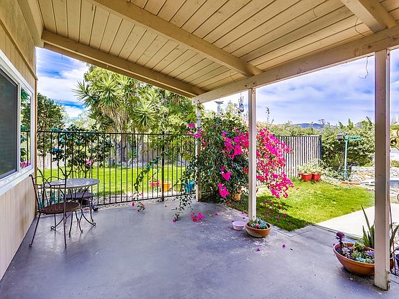 3rd image of 276 Lobelia Dr
