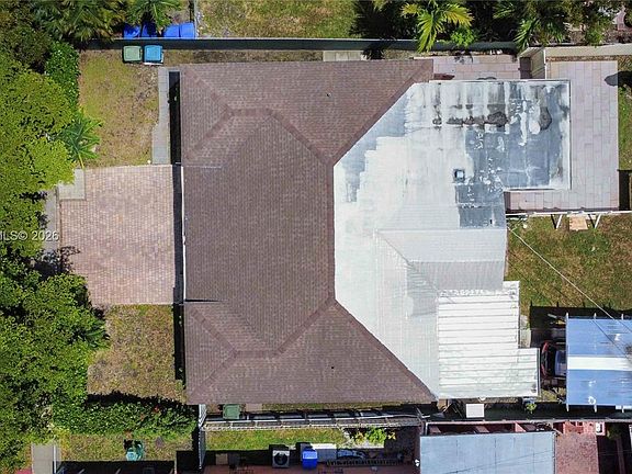 5th image of 2532 SW 27th St