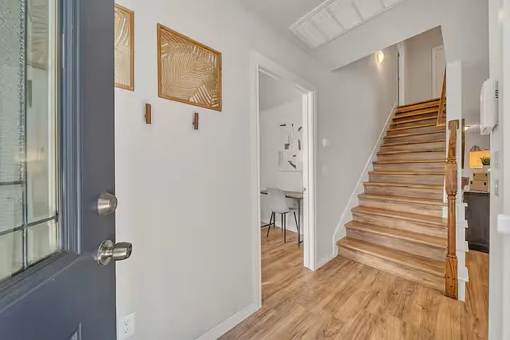 4 bed, 2.5 bath, 2050 sqft, $2,800 — Photo 2