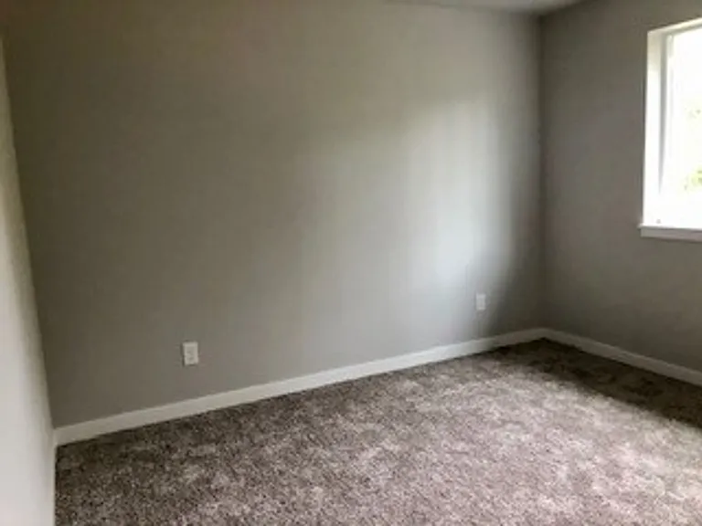 342 N Central St — Photo 12