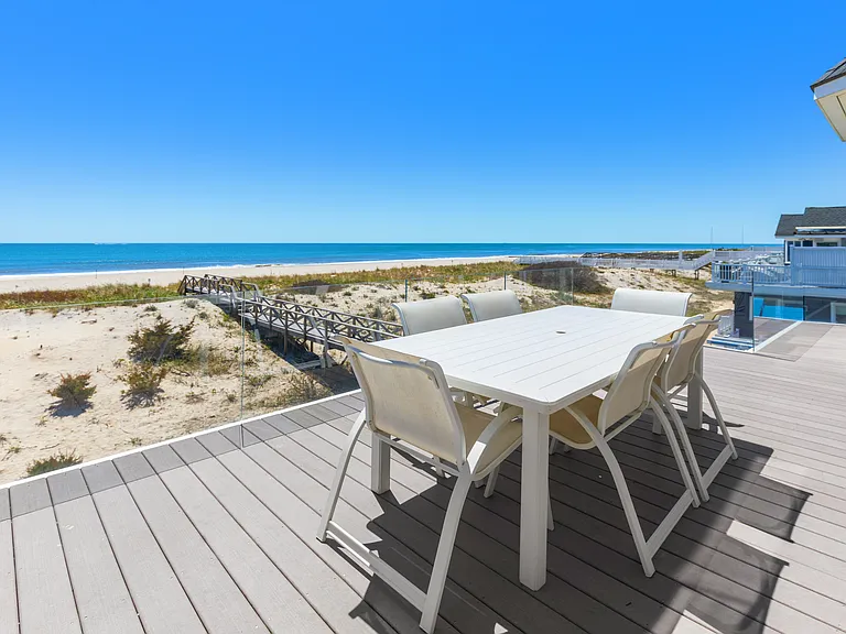 687 Dune Rd — Photo 39